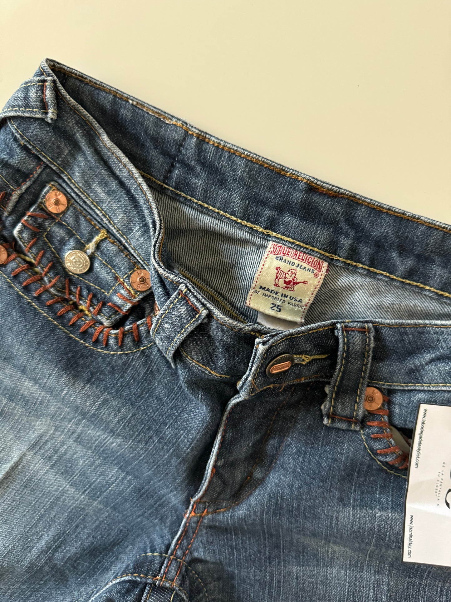 Jeans tiro bajo, con decoracion de puntadas, Talla 25, Mujer