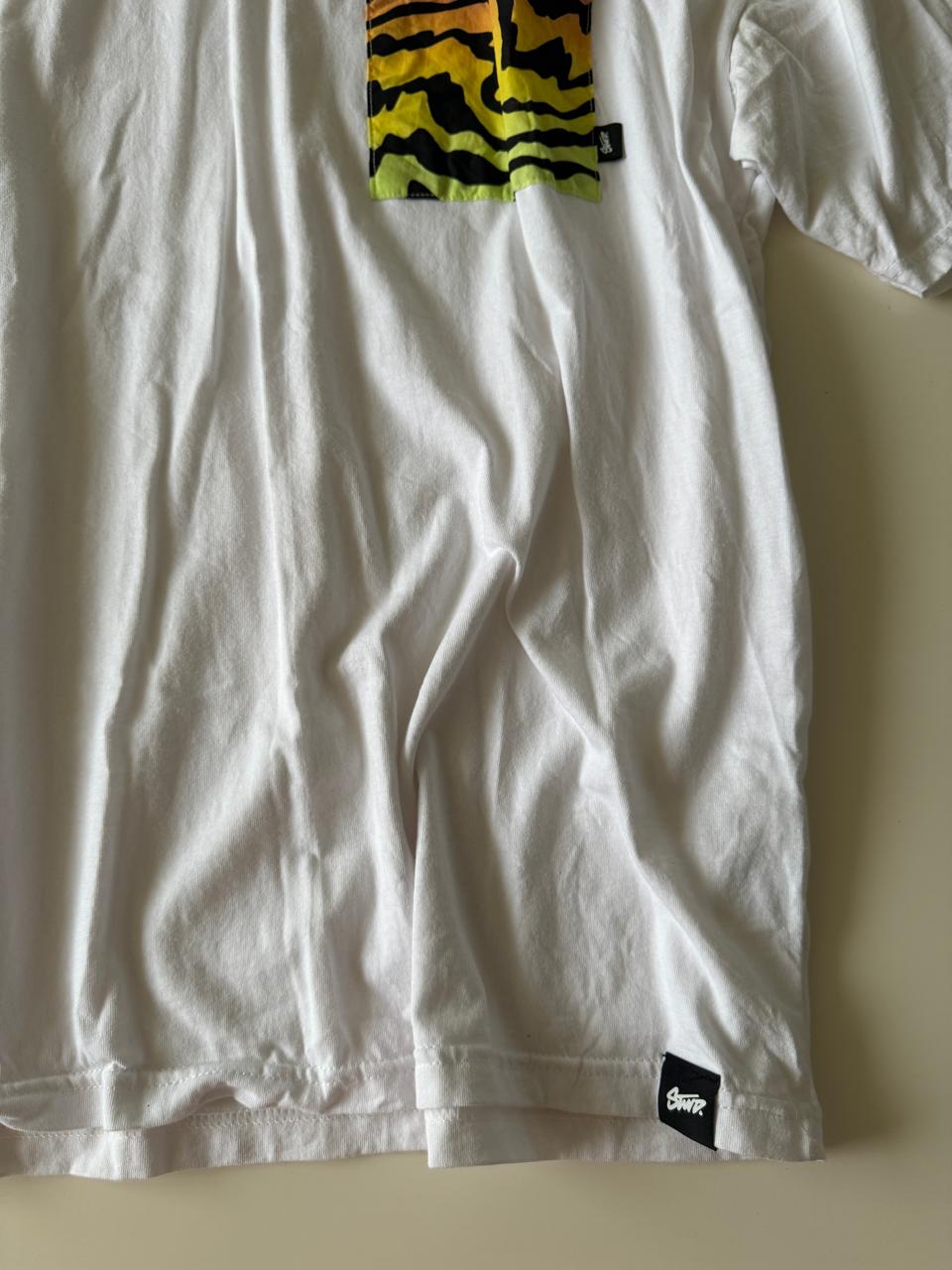 Playera con bolsillo estampado, Talla M, Hombre