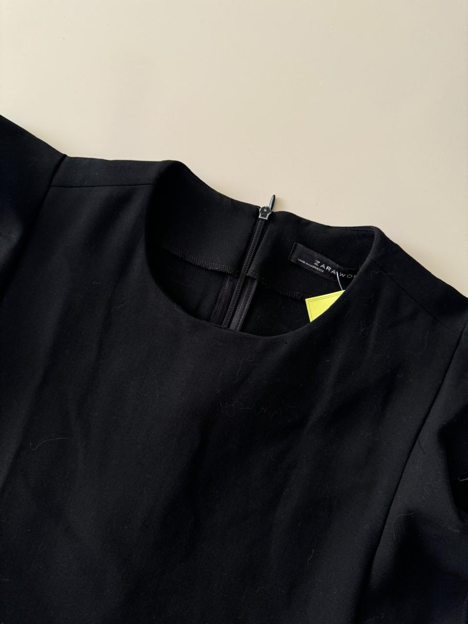 Vestido negro con escarolas, Talla XS, 24, Mujer