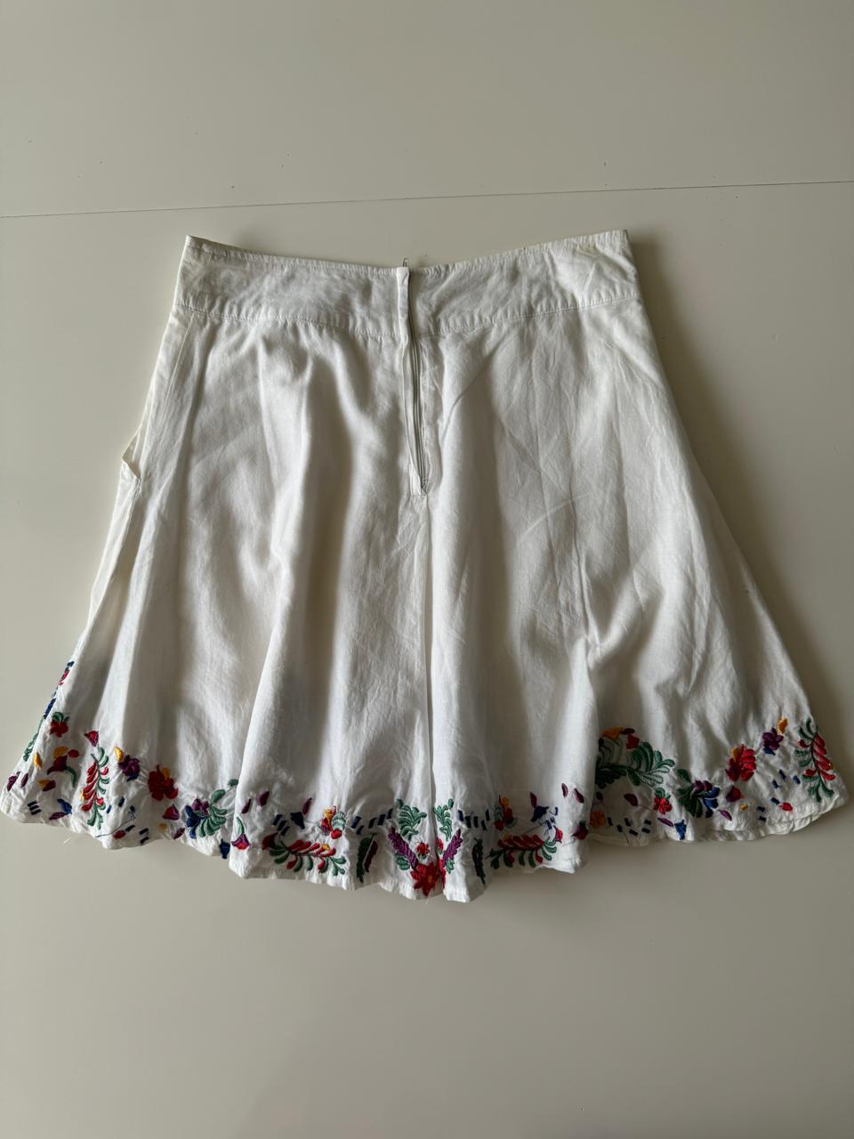 Falda corta bordada, Talla S, Mujer