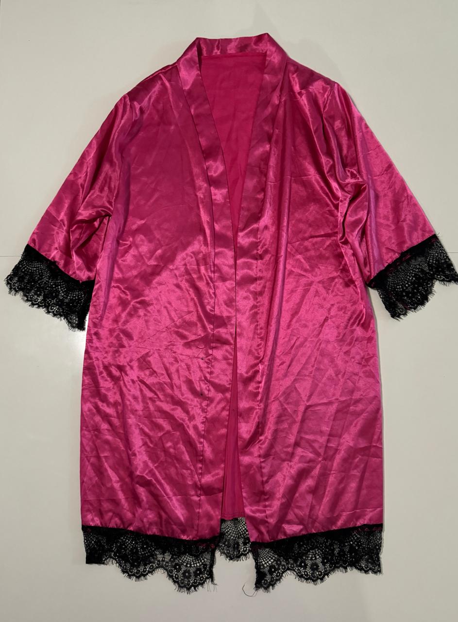 Bata rosa con encaje, Talla M, Mujer