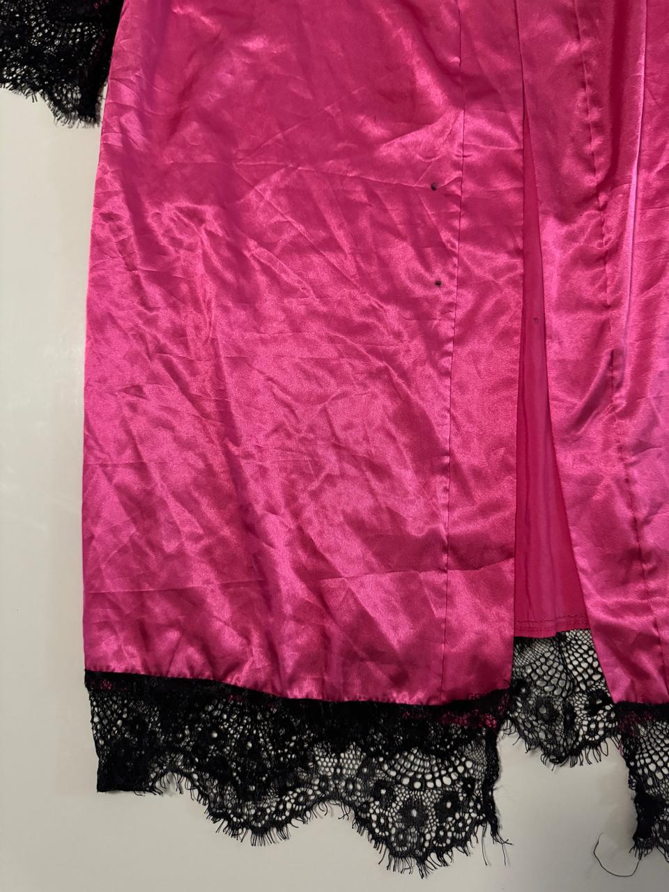 Bata rosa con encaje, Talla M, Mujer