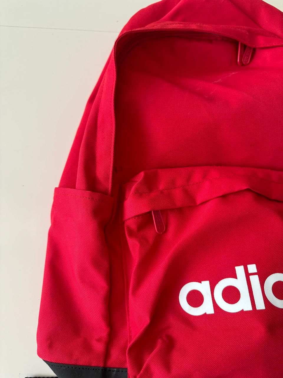 Mochila escolar roja