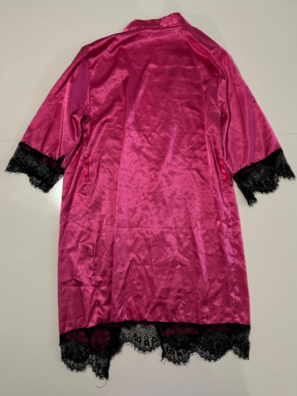 Bata rosa con encaje, Talla M, Mujer