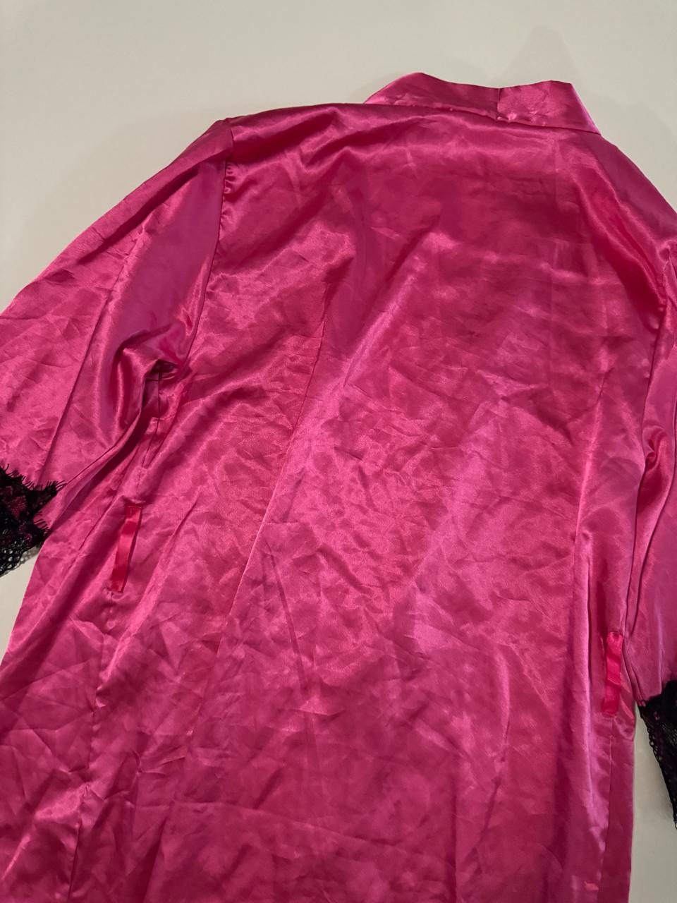 Bata rosa con encaje, Talla M, Mujer
