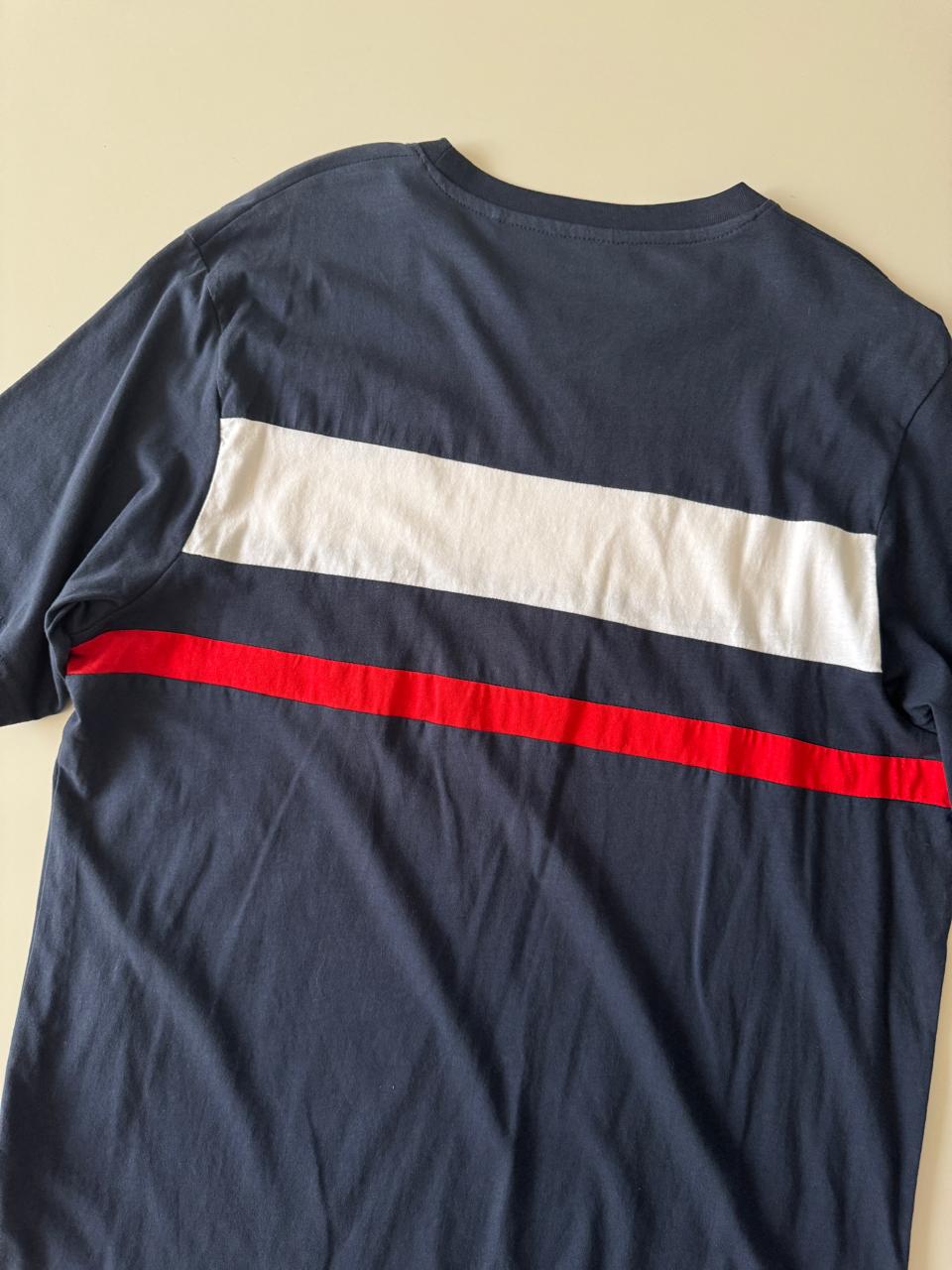 Playera con bloques de colores, Talla L, Hombre