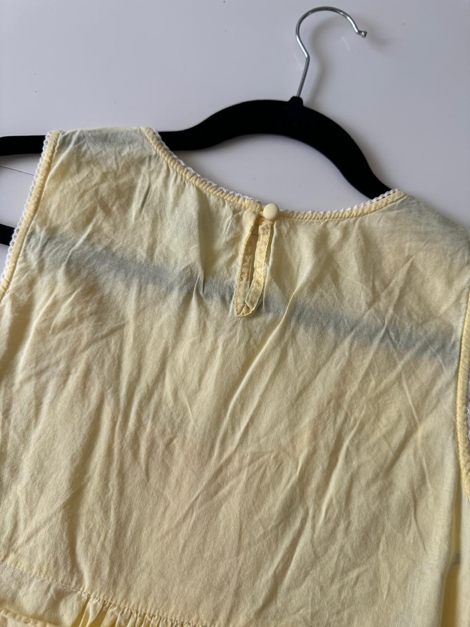 Blusa amarilla bordada, Talla S, Mujer