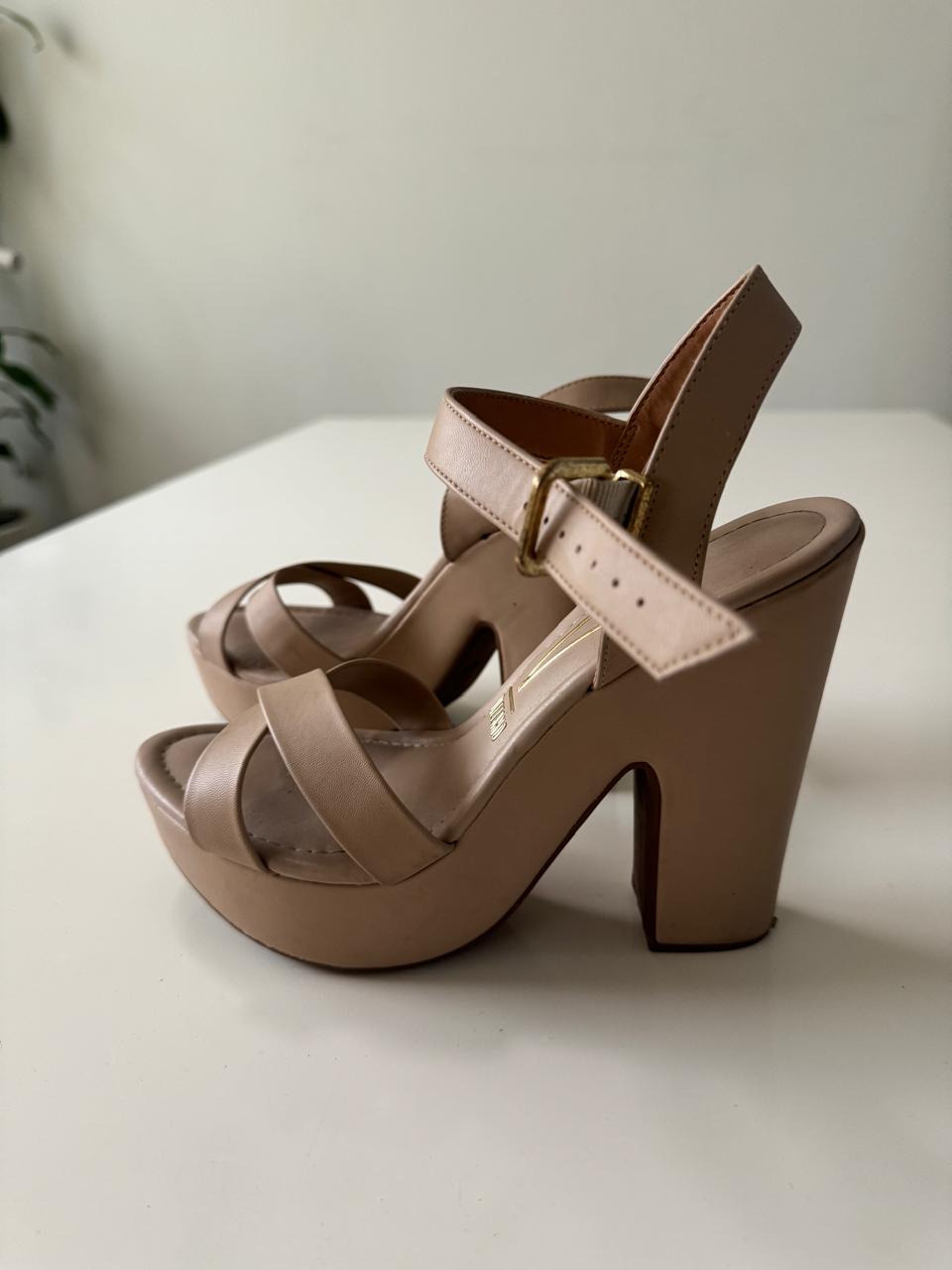 Zapatos de plataforma cruzados, Talla 9Usa, 7Mx, Mujer