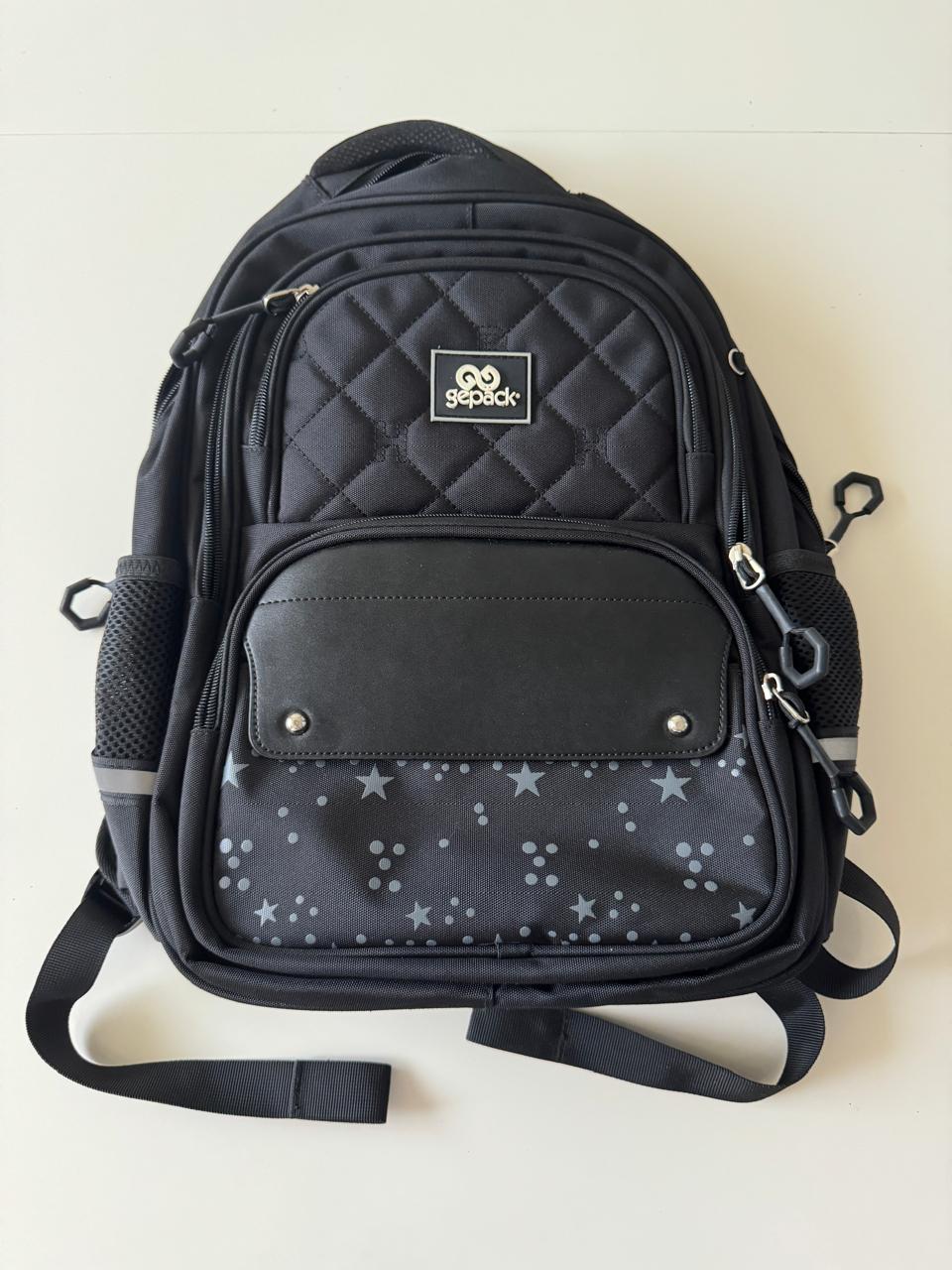 Mochila mediana negra