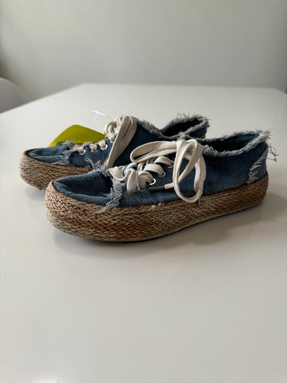 Tenis de mezclilla celeste, Talla 3Mx, Mujer