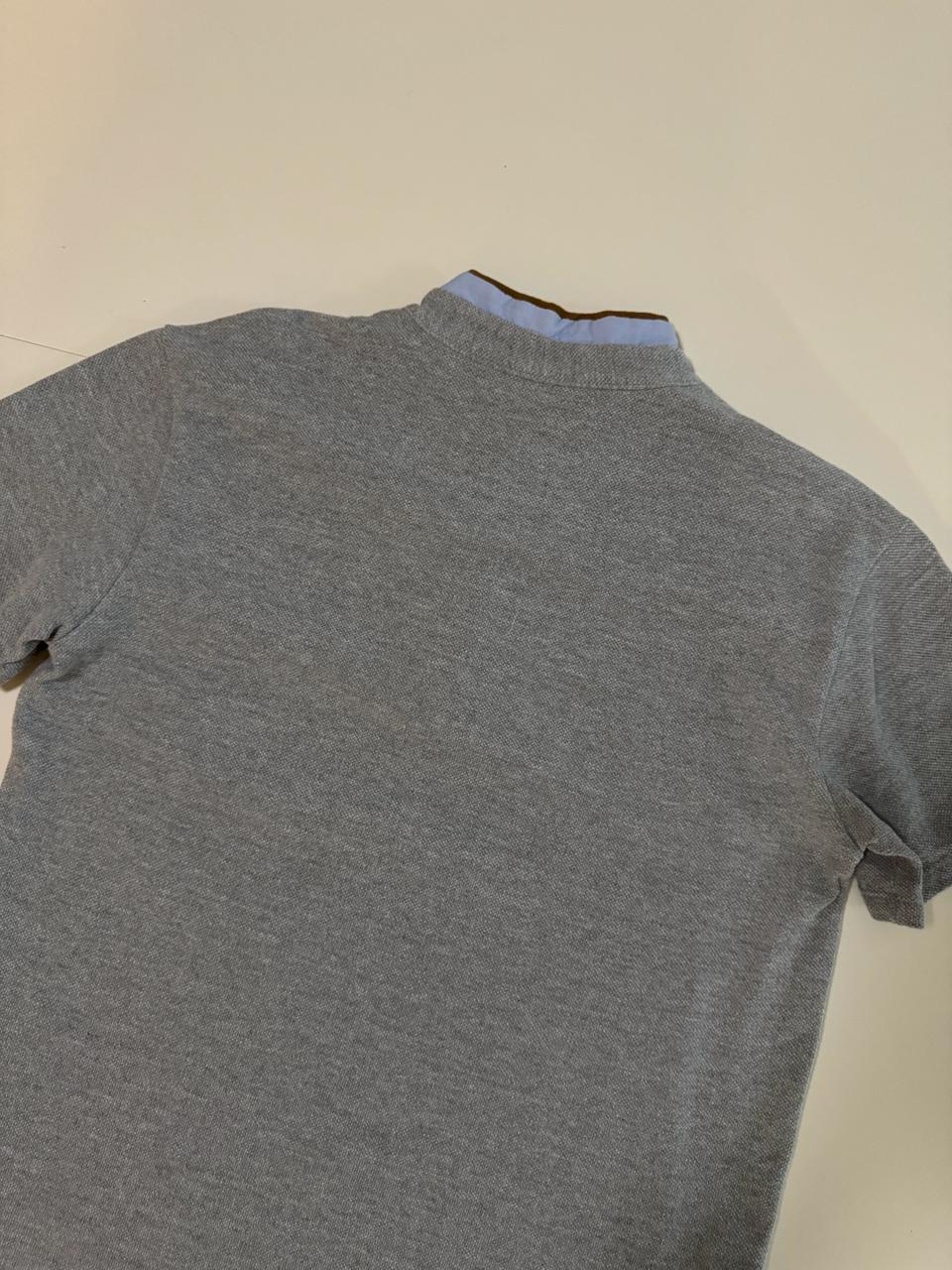 Polo gris, cuello mao, Talla S, Corte Juvenil, Hombre
