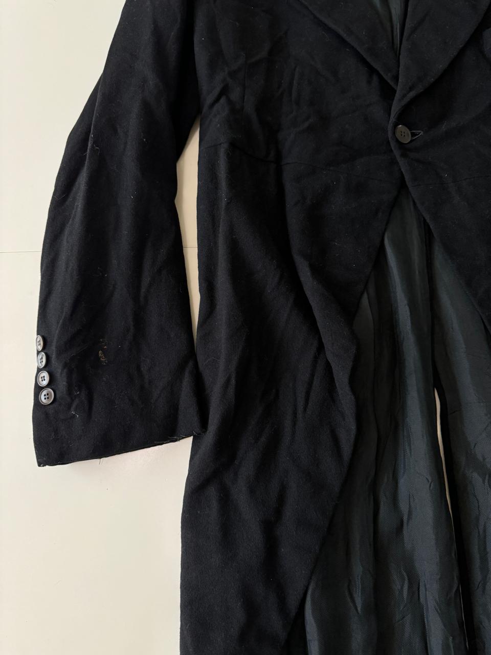 RENTA: Abrigo negro, Talla M, Hombre