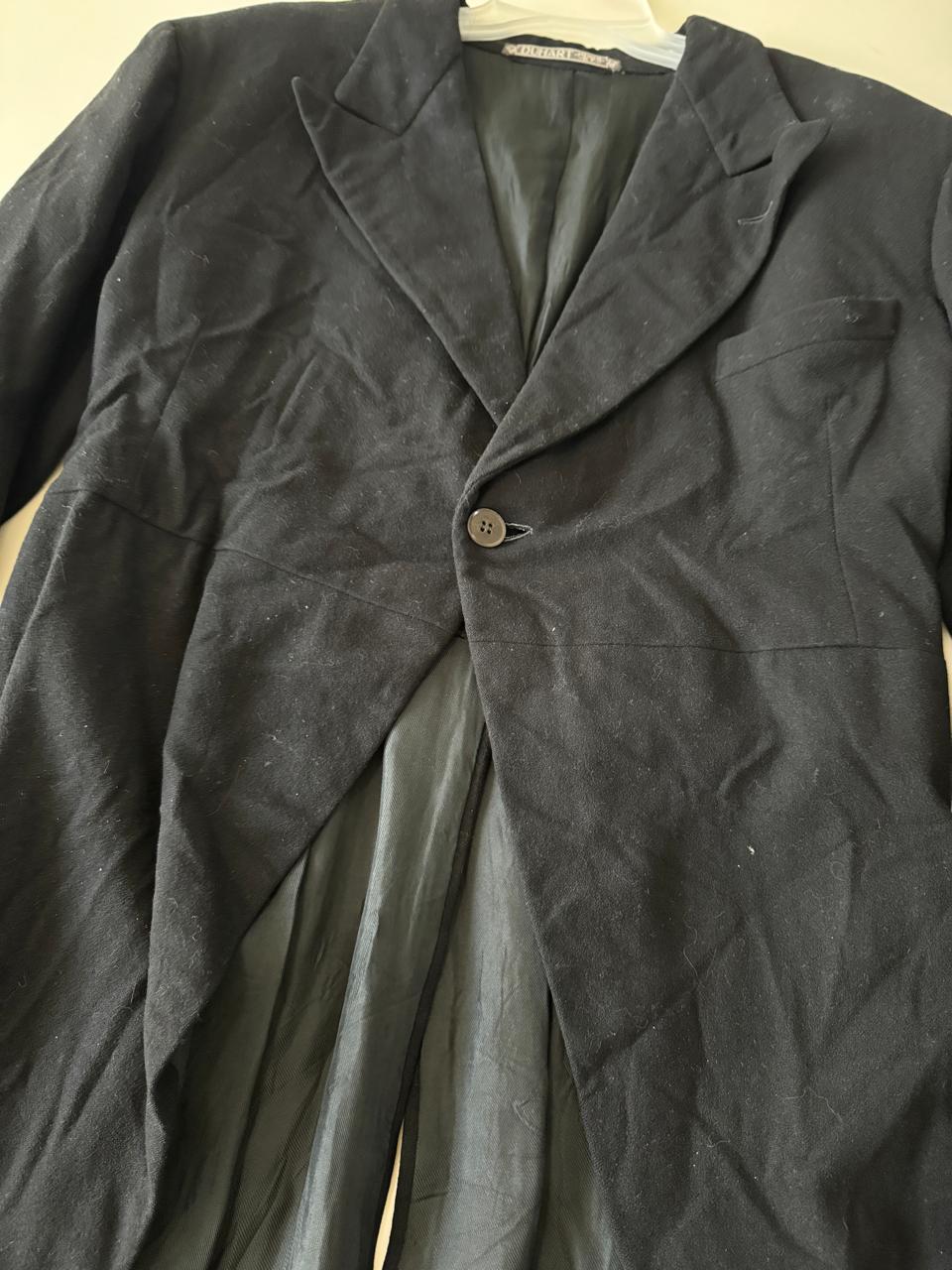 RENTA: Abrigo negro, Talla M, Hombre