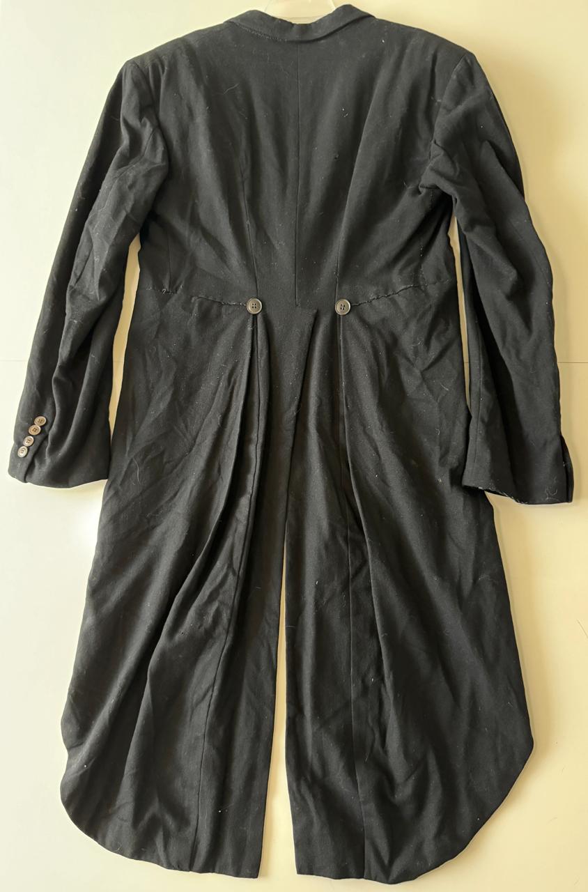 RENTA: Abrigo negro, Talla M, Hombre
