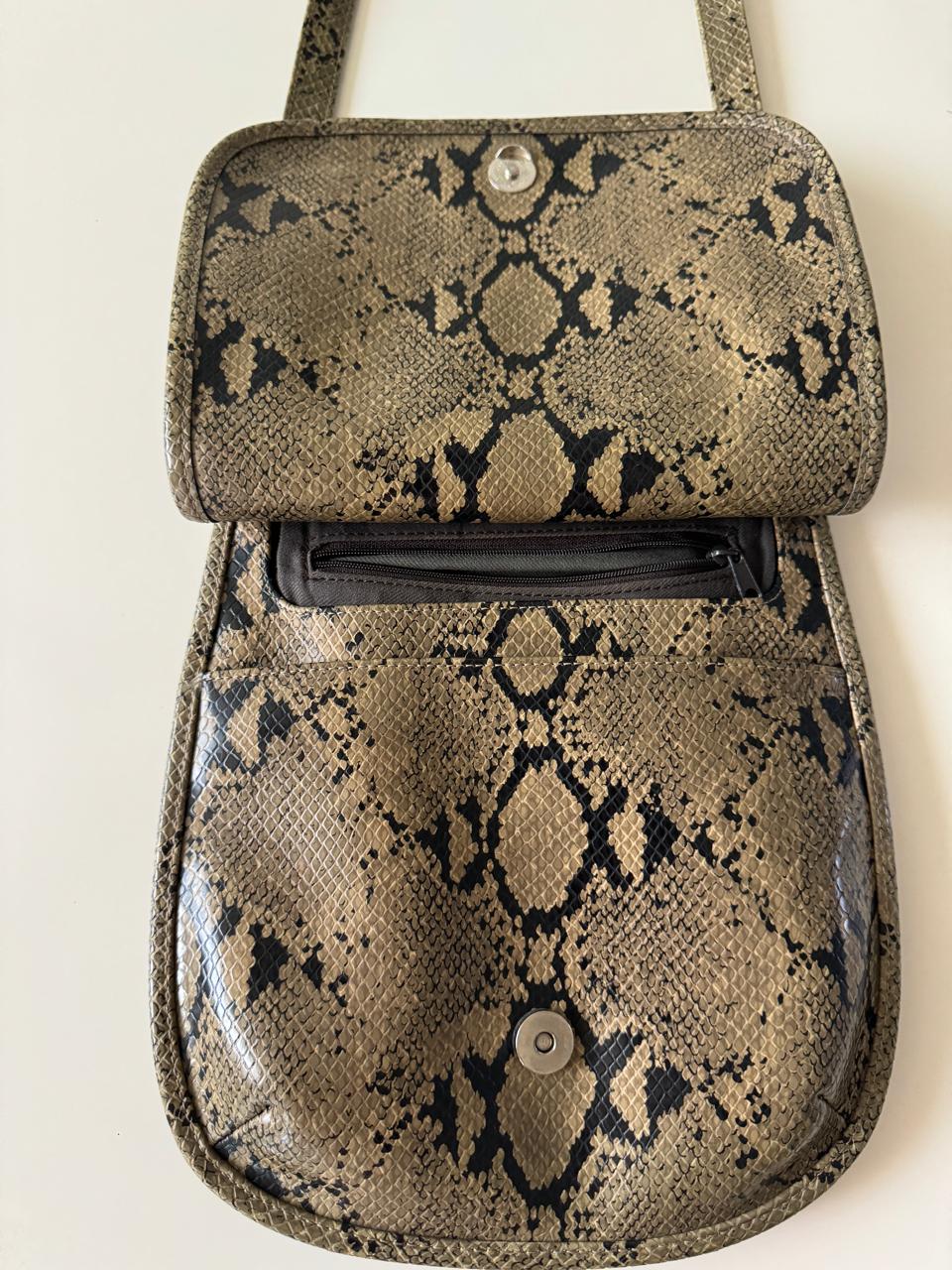 Bolsa animal print verde