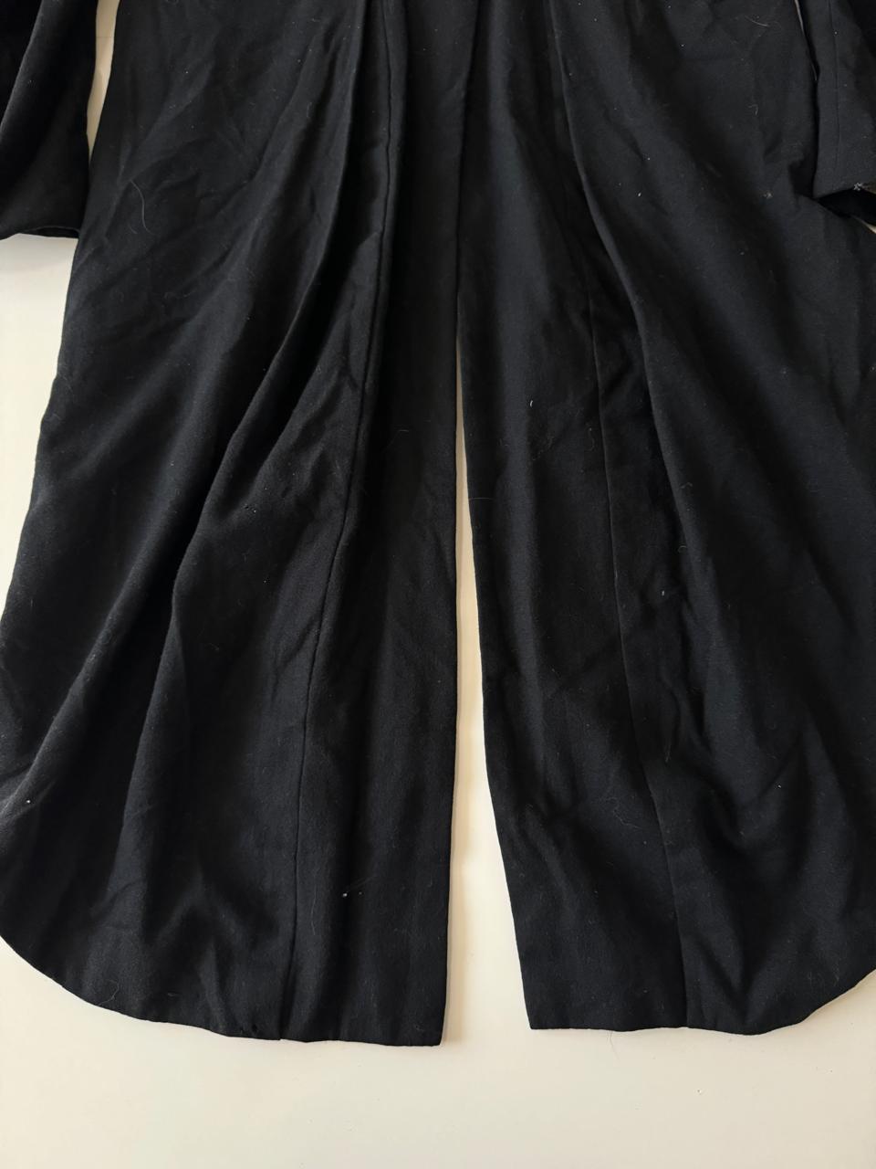 RENTA: Abrigo negro, Talla M, Hombre