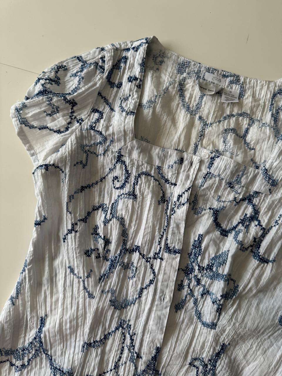 Camisa blanca con puntadas en cruz, Talla S, Mujer