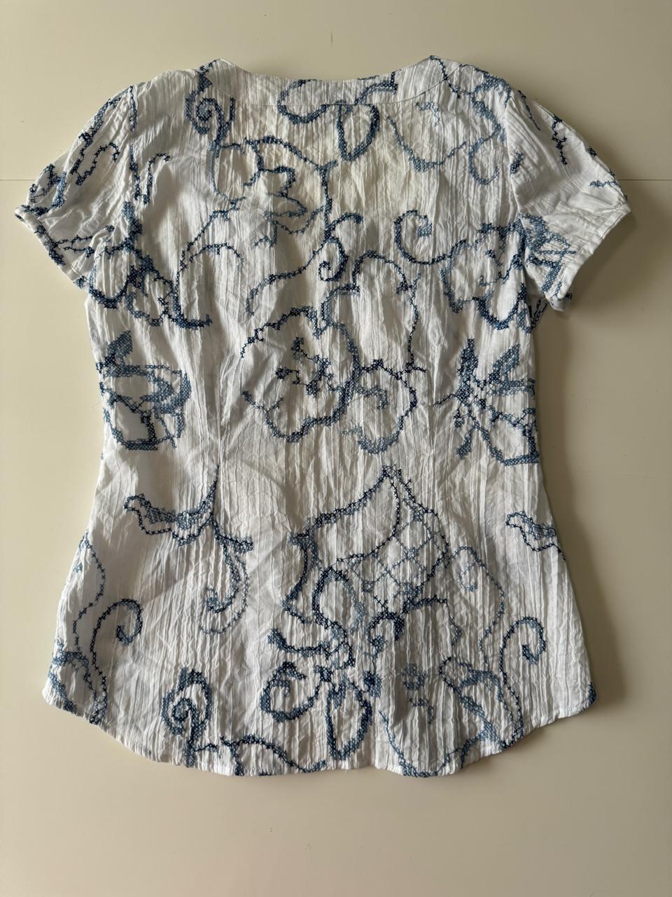Camisa blanca con puntadas en cruz, Talla S, Mujer