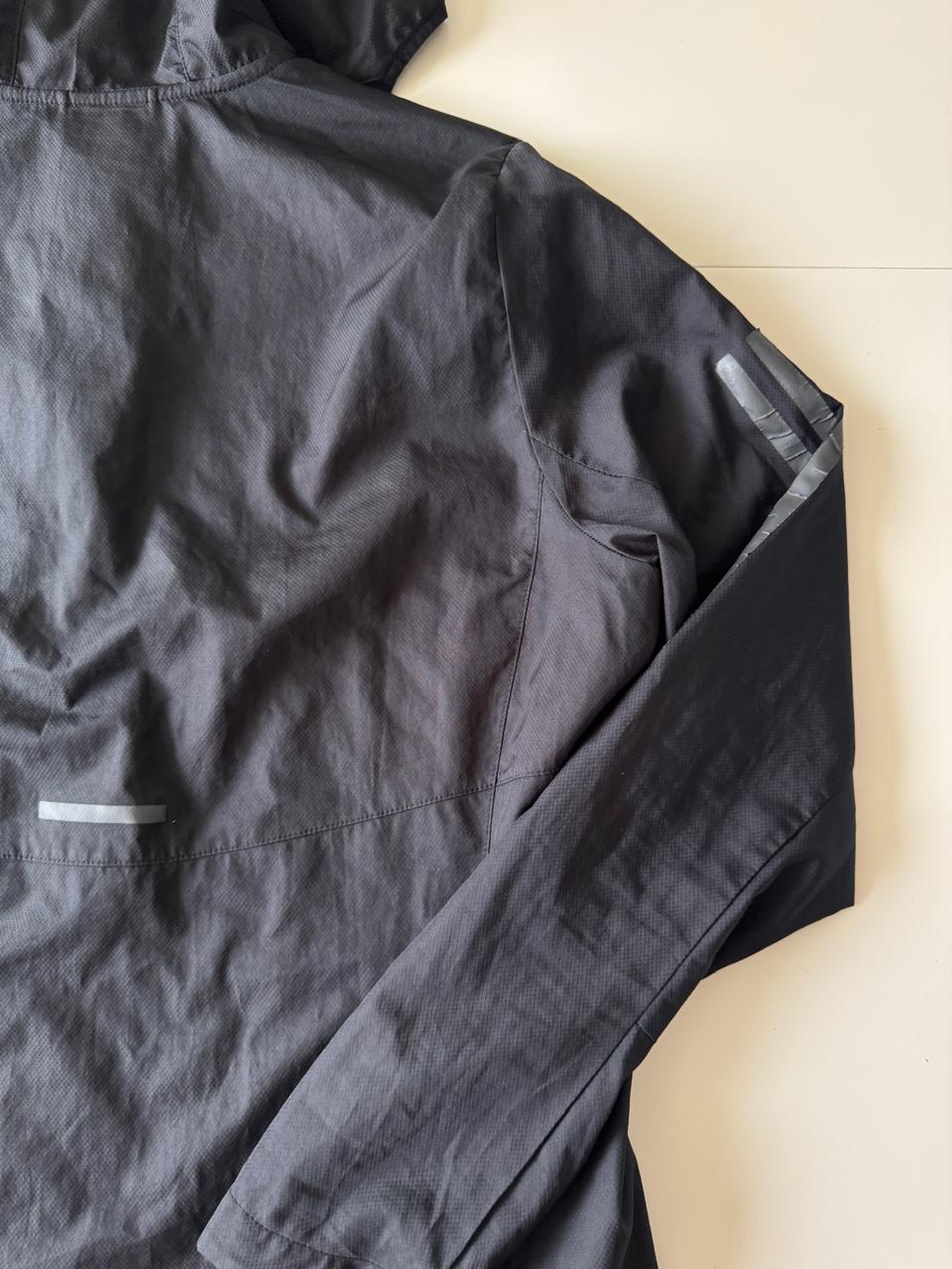 Rompevientos negro, Talla M, Mujer