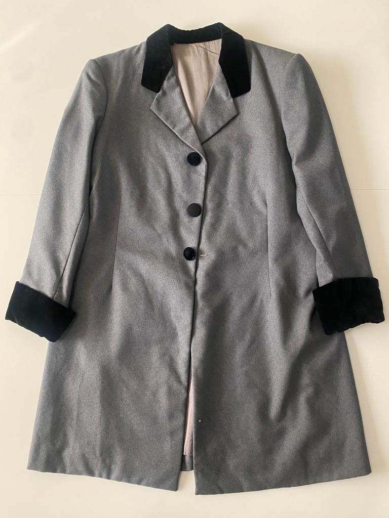Solo RENTA Abrigo gris de epoca, Talla M/L, Hombre
