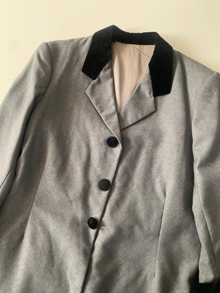 Solo RENTA Abrigo gris de epoca, Talla M/L, Hombre