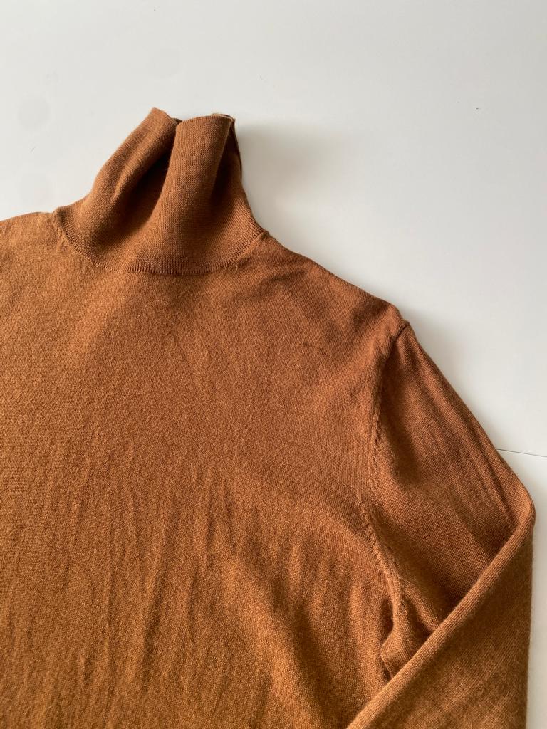 Cuello de tortuga cafe, Talla L, Hombre