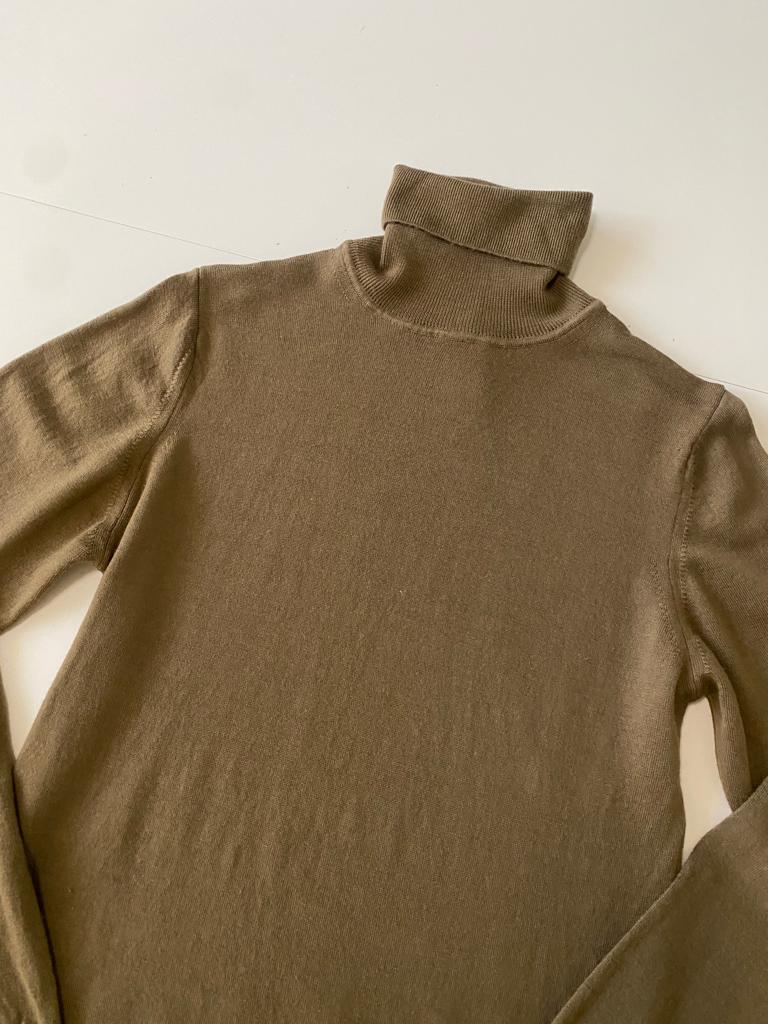 Cuello de tortuga cafe, Talla M, Hombre
