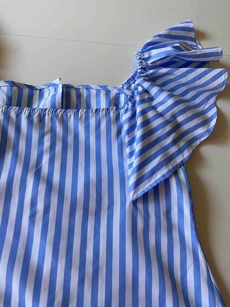 Blusa con volantes en hombros, Talla S/M, Mujer