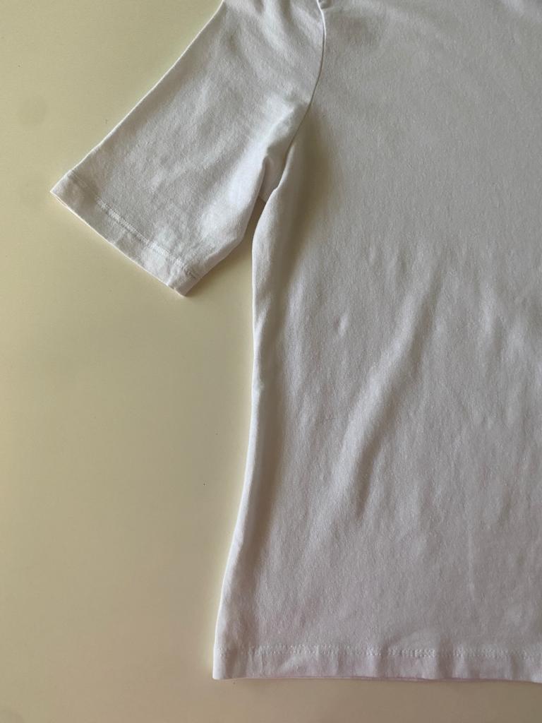 Playera blanca cuello alto, Talla S, Mujer