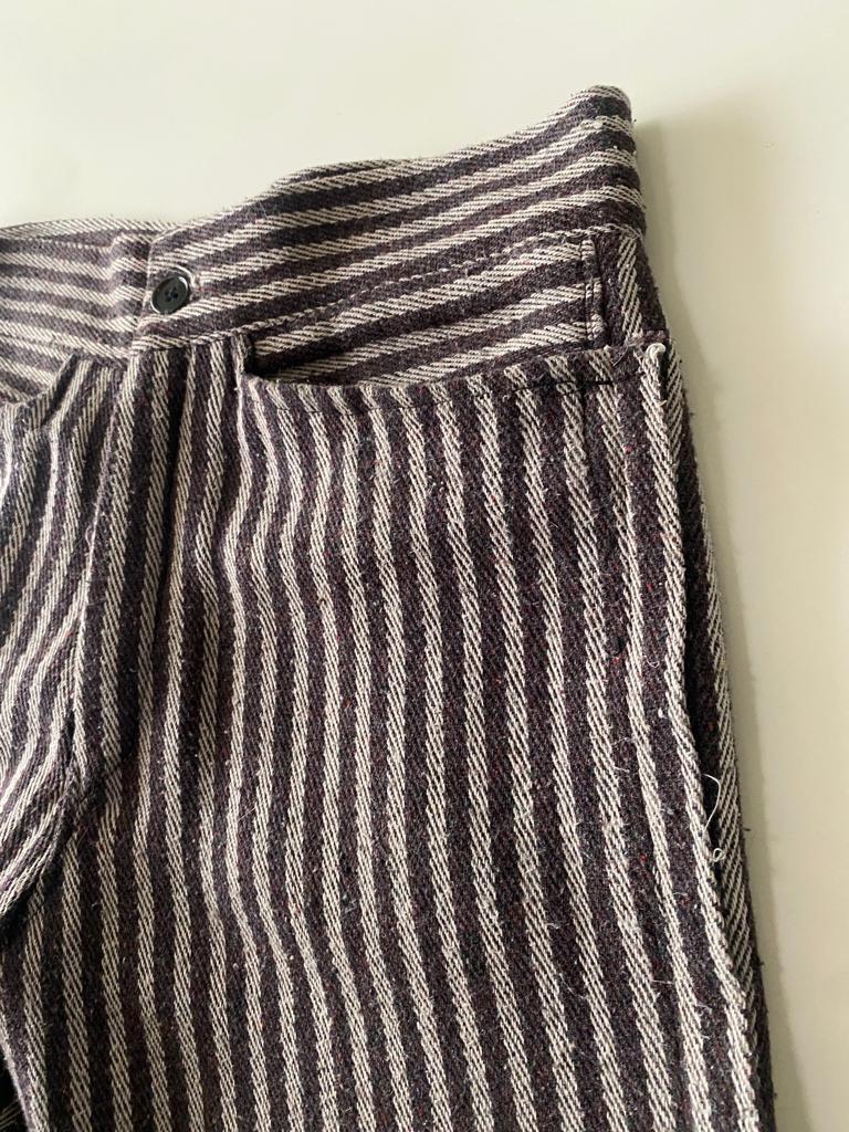 RENTA Pantalones cafe revolucionario, Talla 32, Hombre