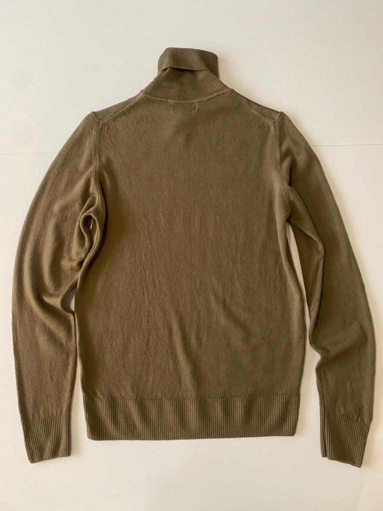 Cuello de tortuga cafe, Talla M, Hombre