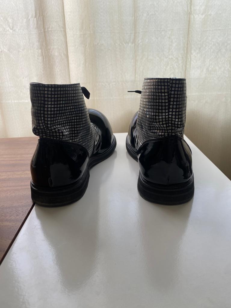 RENTA: Zapatos clown negro con plateado, Talla 6 a 8 Mx, Hombre
