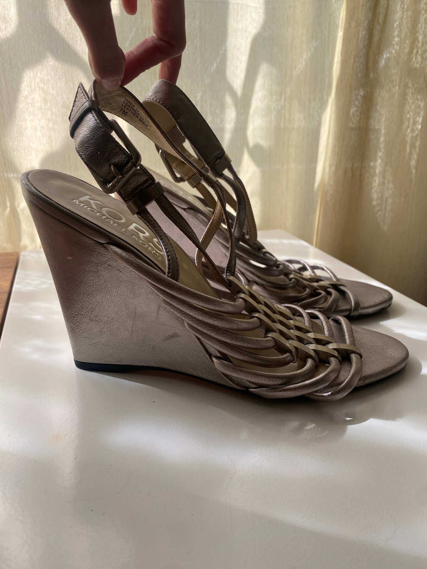 Wedges plateados, Talla 7Usa, Mujer