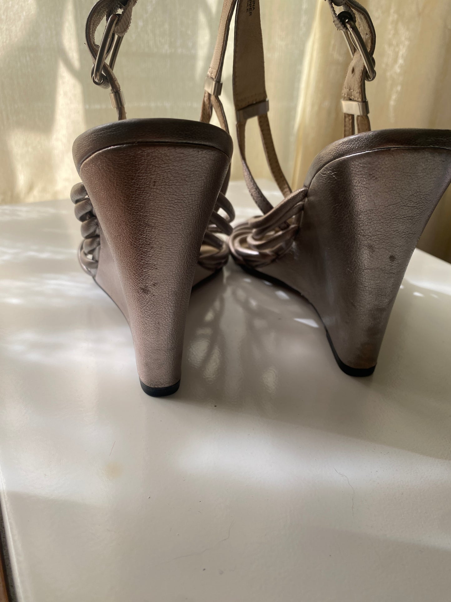 Wedges plateados, Talla 7Usa, Mujer