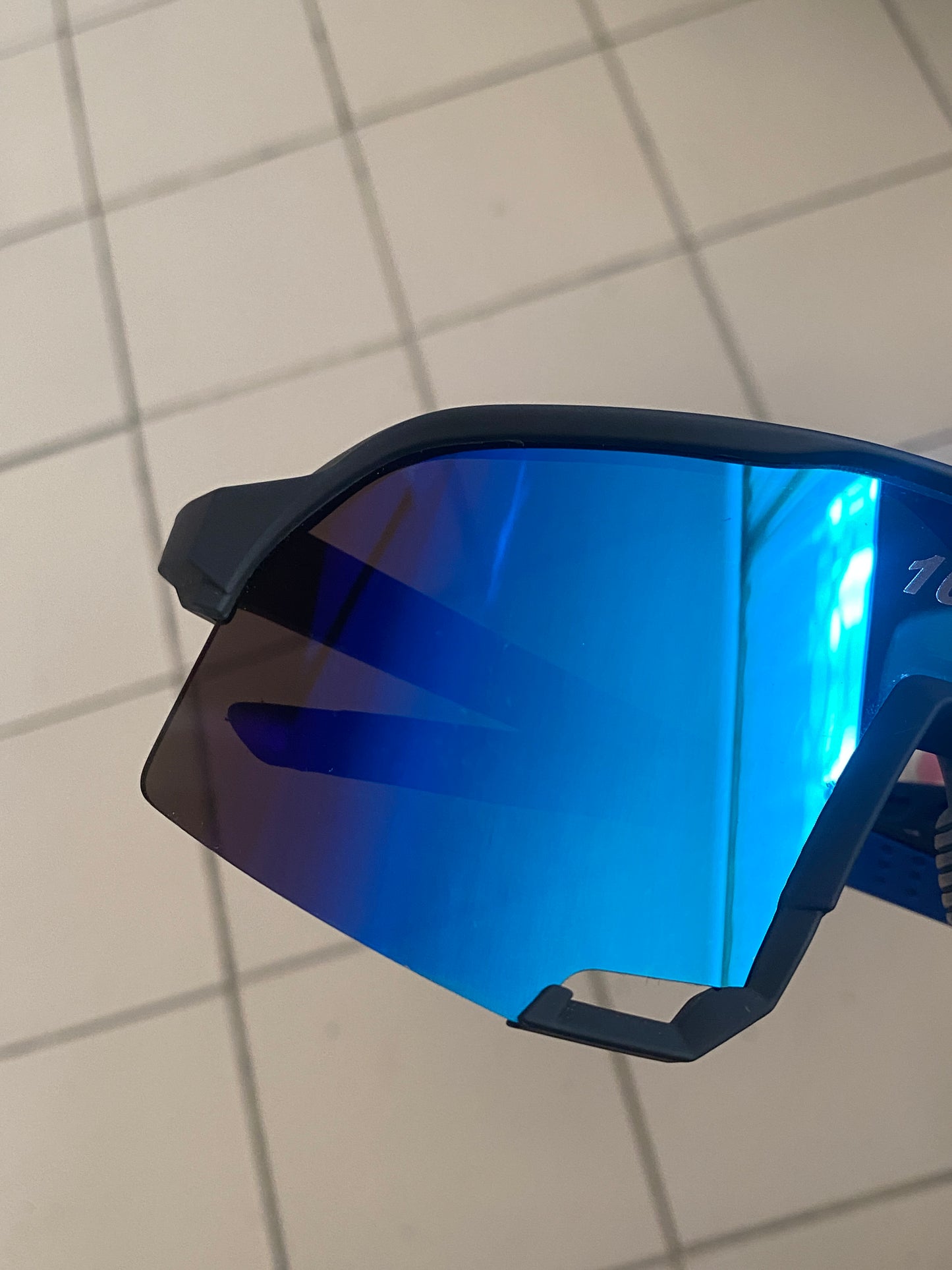 Lentes deportivos reflejo azul