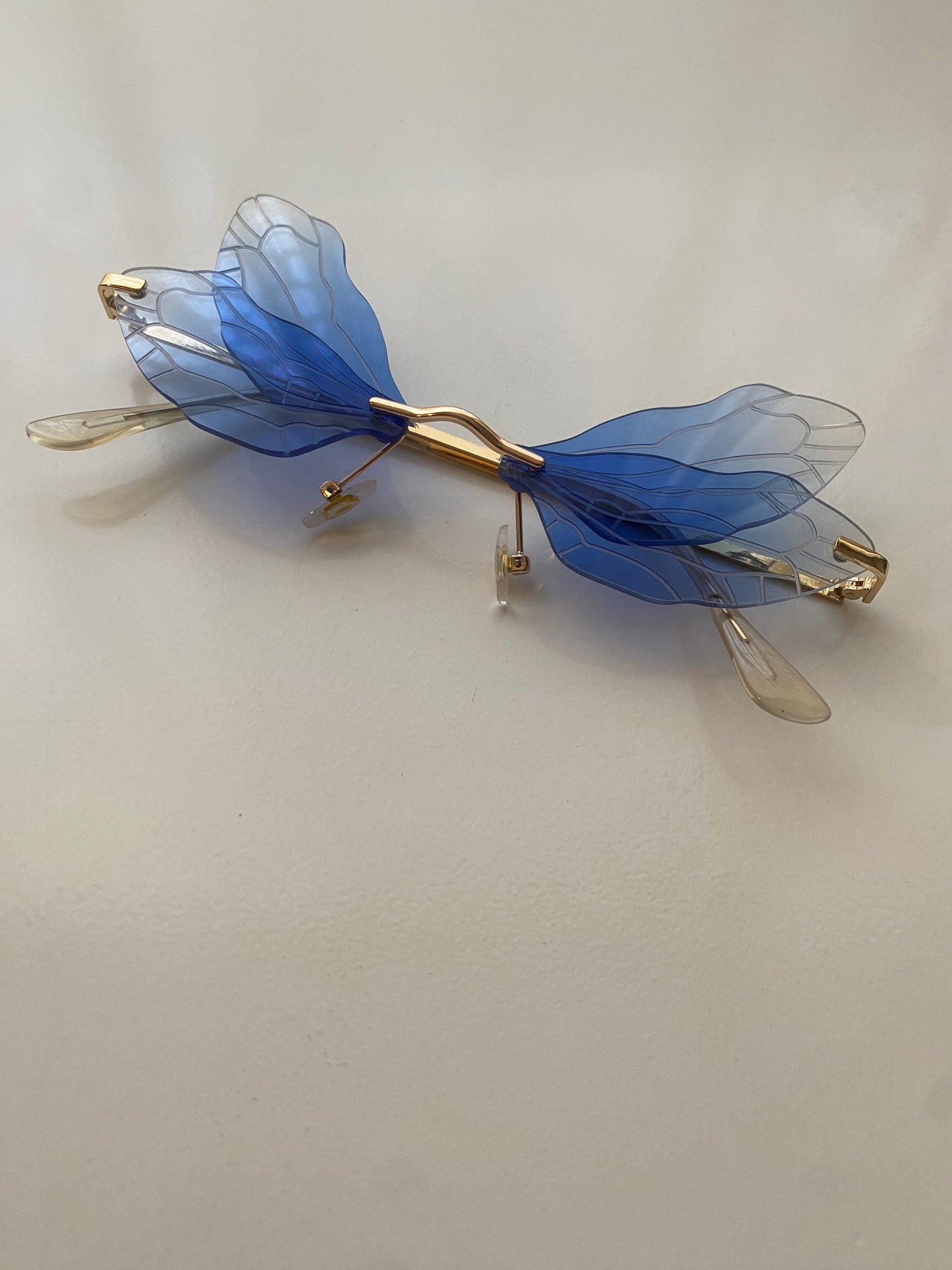 Gafas azules con forma de ala de mariposa, NWT