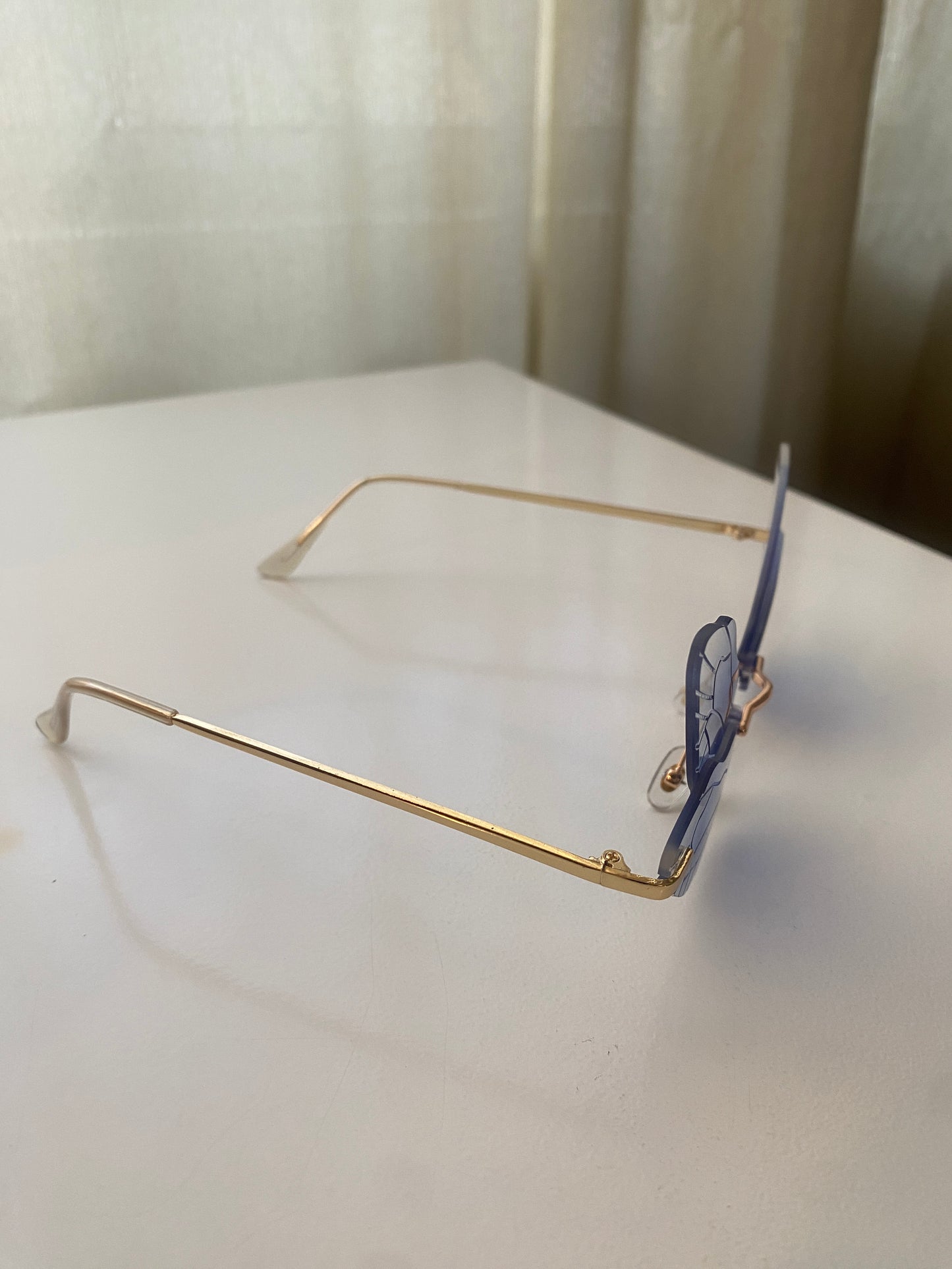 Gafas azules con forma de ala de mariposa, NWT