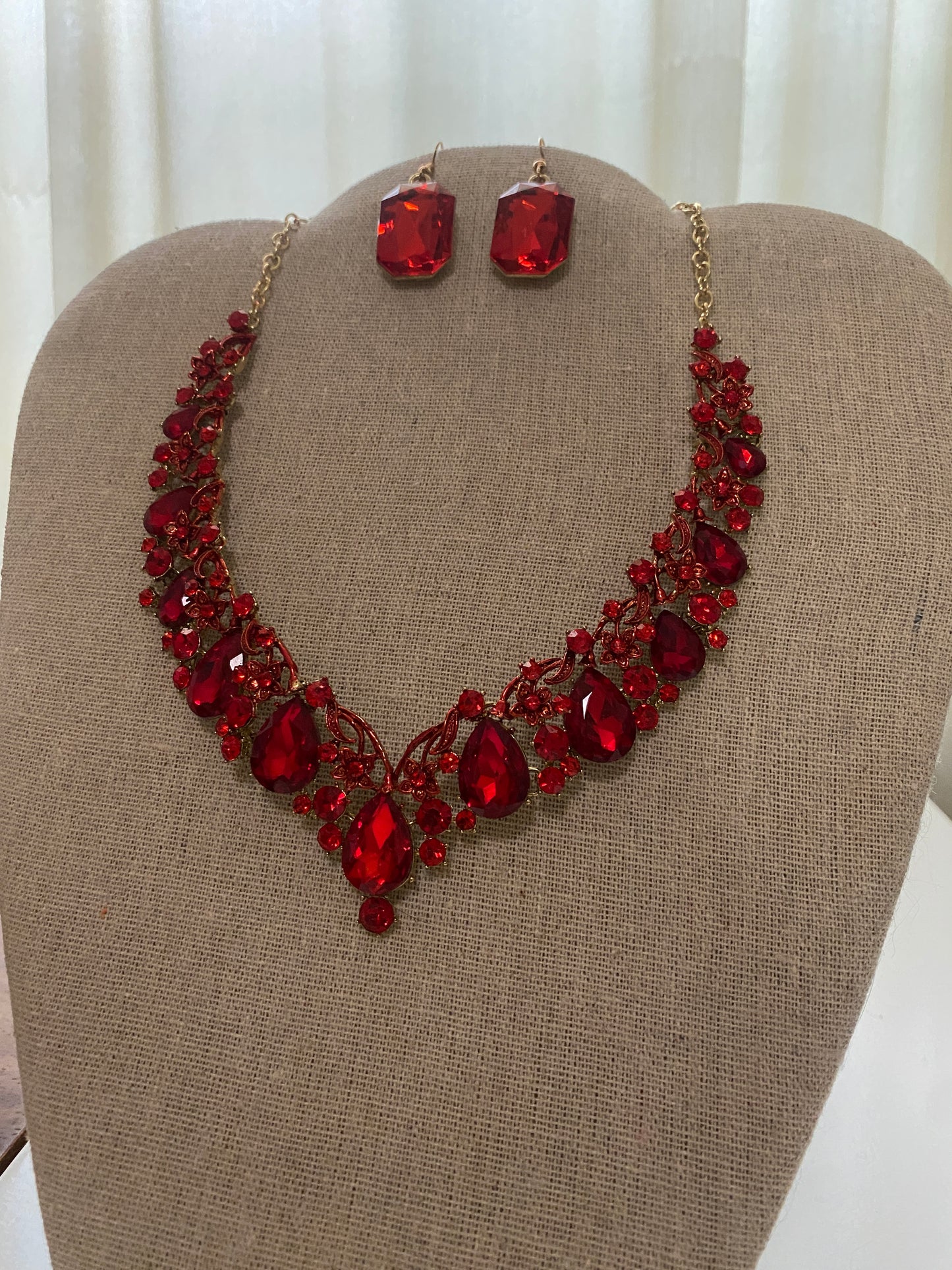 Juego de joyería rojo princesa, Collar y Aretes
