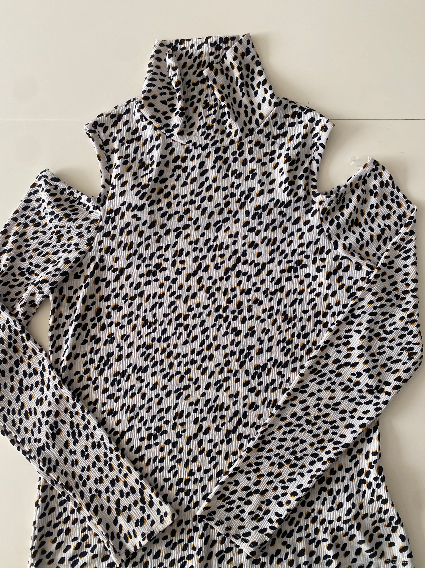 Blusa sin hombros, animal print, Talla M, Mujer