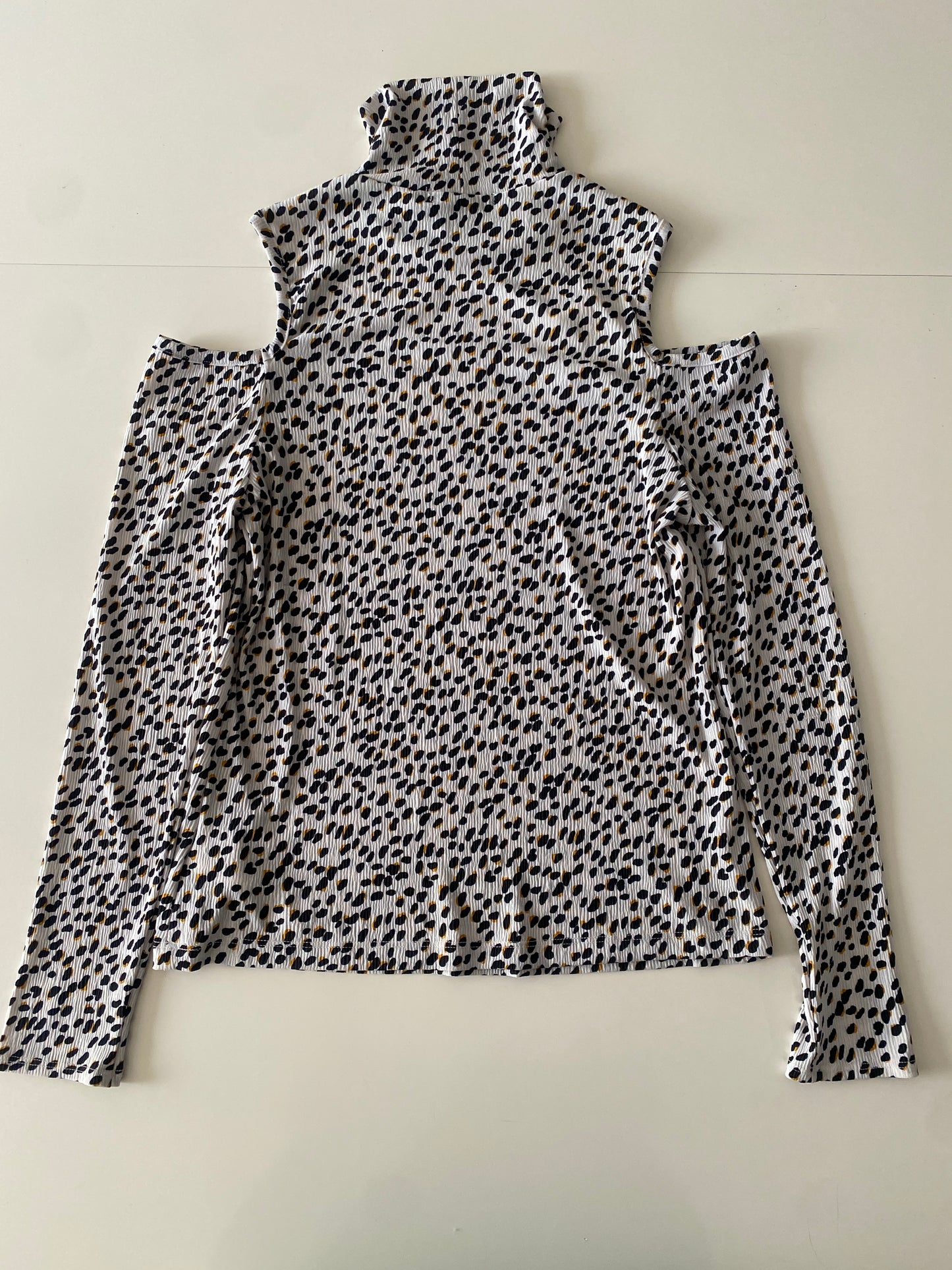 Blusa sin hombros, animal print, Talla M, Mujer