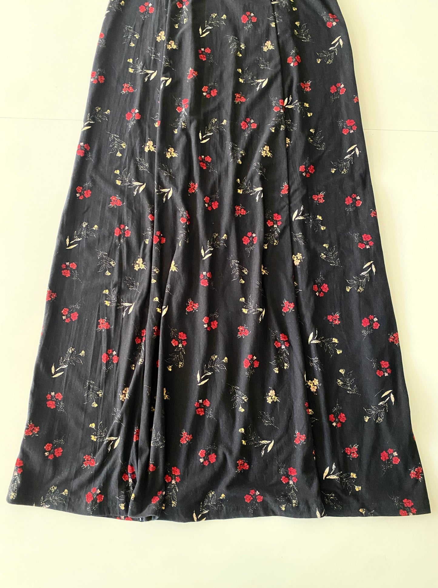 Falda con aberturas al frente, estampado flores, Talla S, Mujer