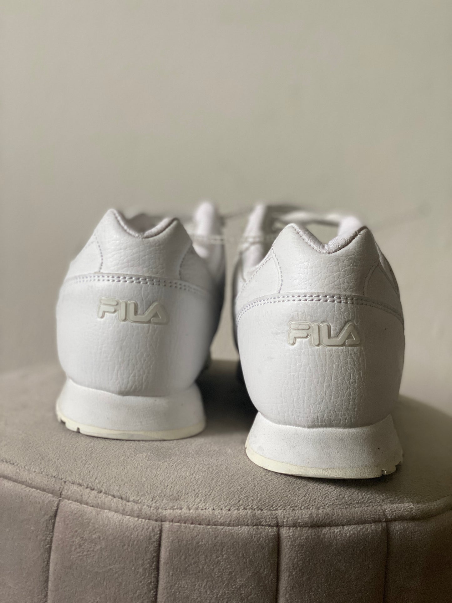 Tenis Blancos, Fila, Talla 9Usa