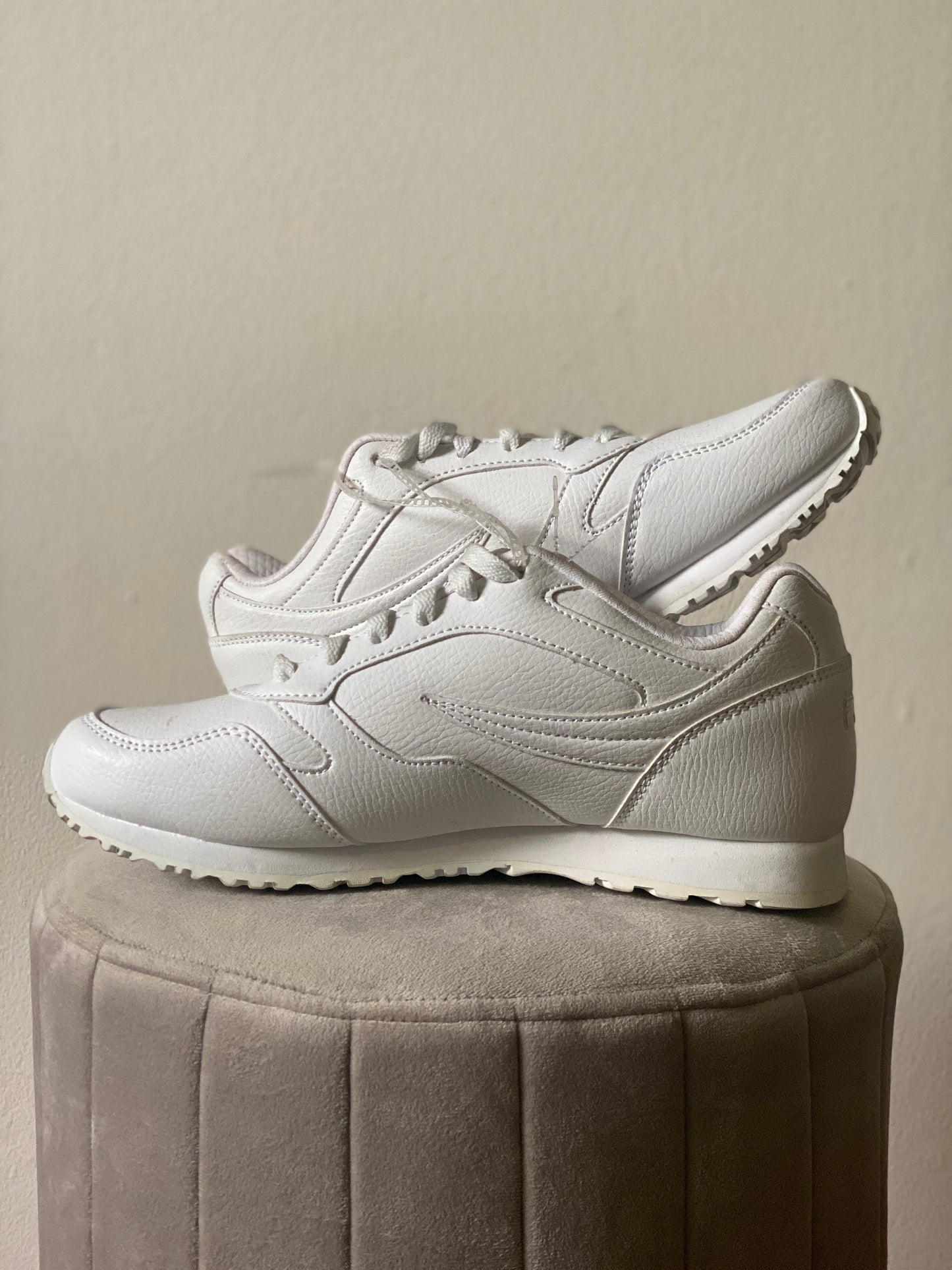 Tenis Blancos, Fila, Talla 9Usa