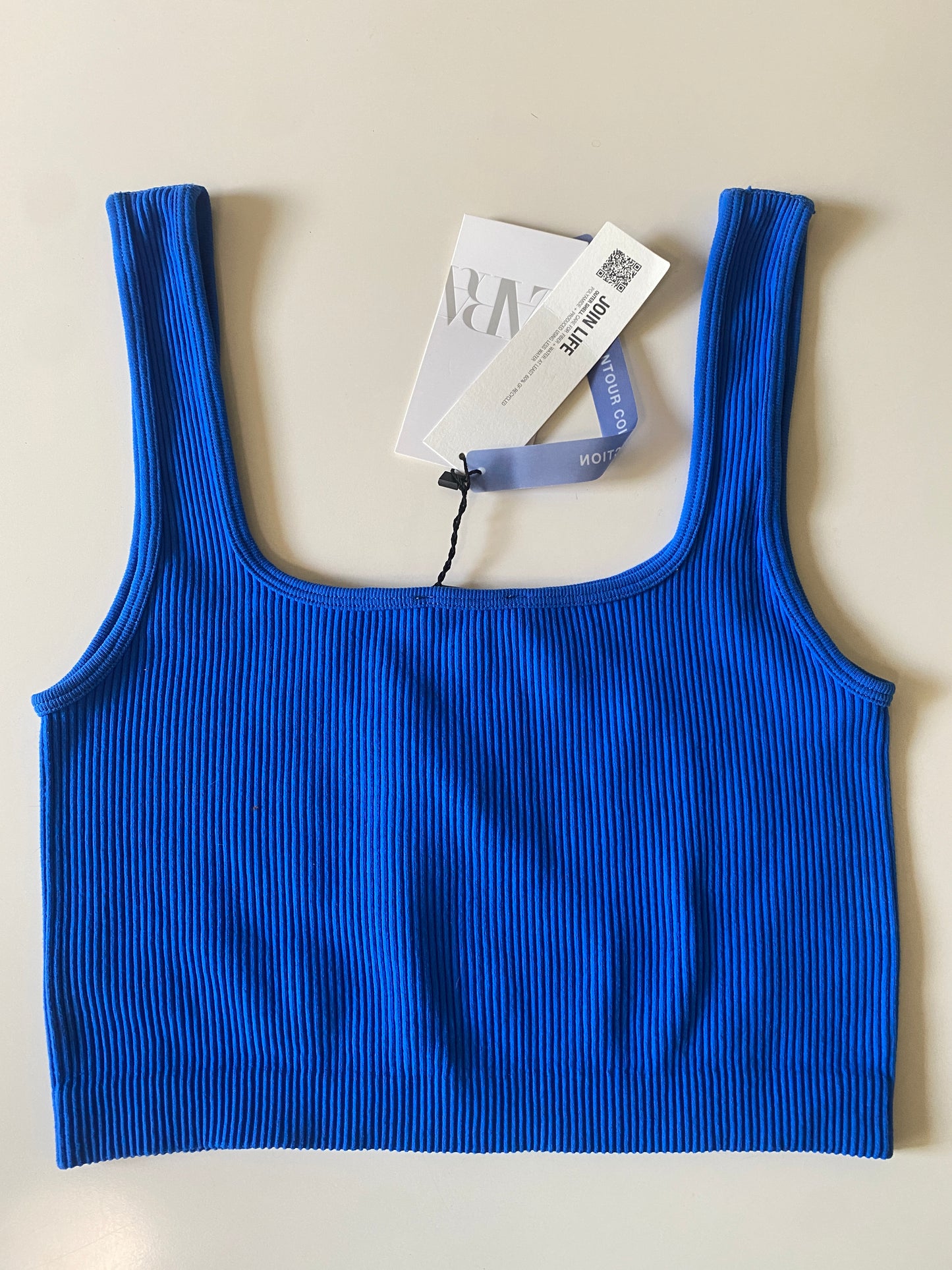 Crop Top, Talla M-L (NWT)