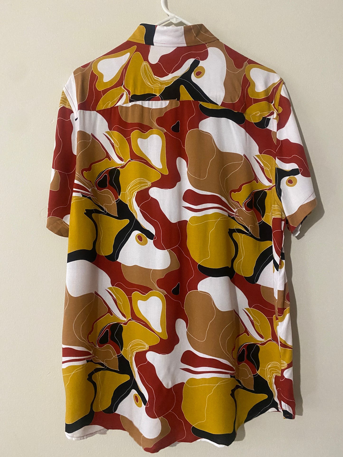Camisa manga corta estampada, Talla M, NWT