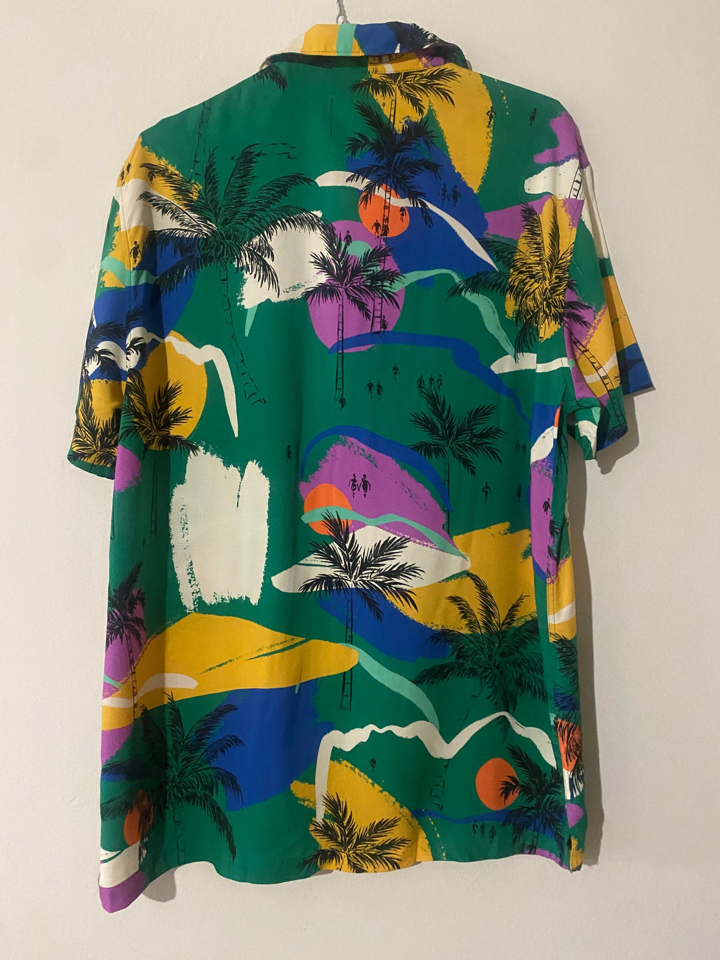 Camisa manga corta estampada, Talla m, NWT
