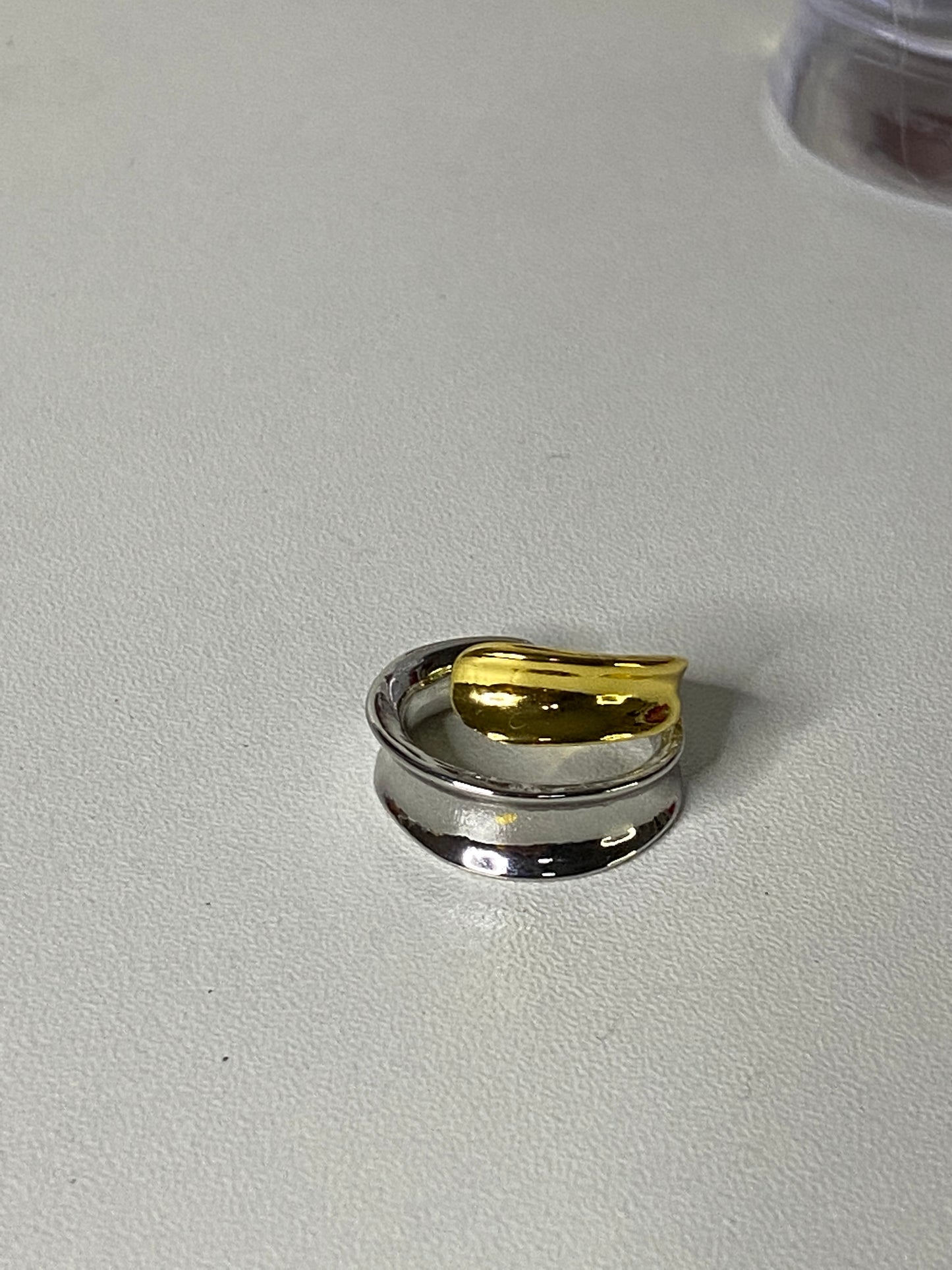 Anillo bicolor (dorado y plateado)