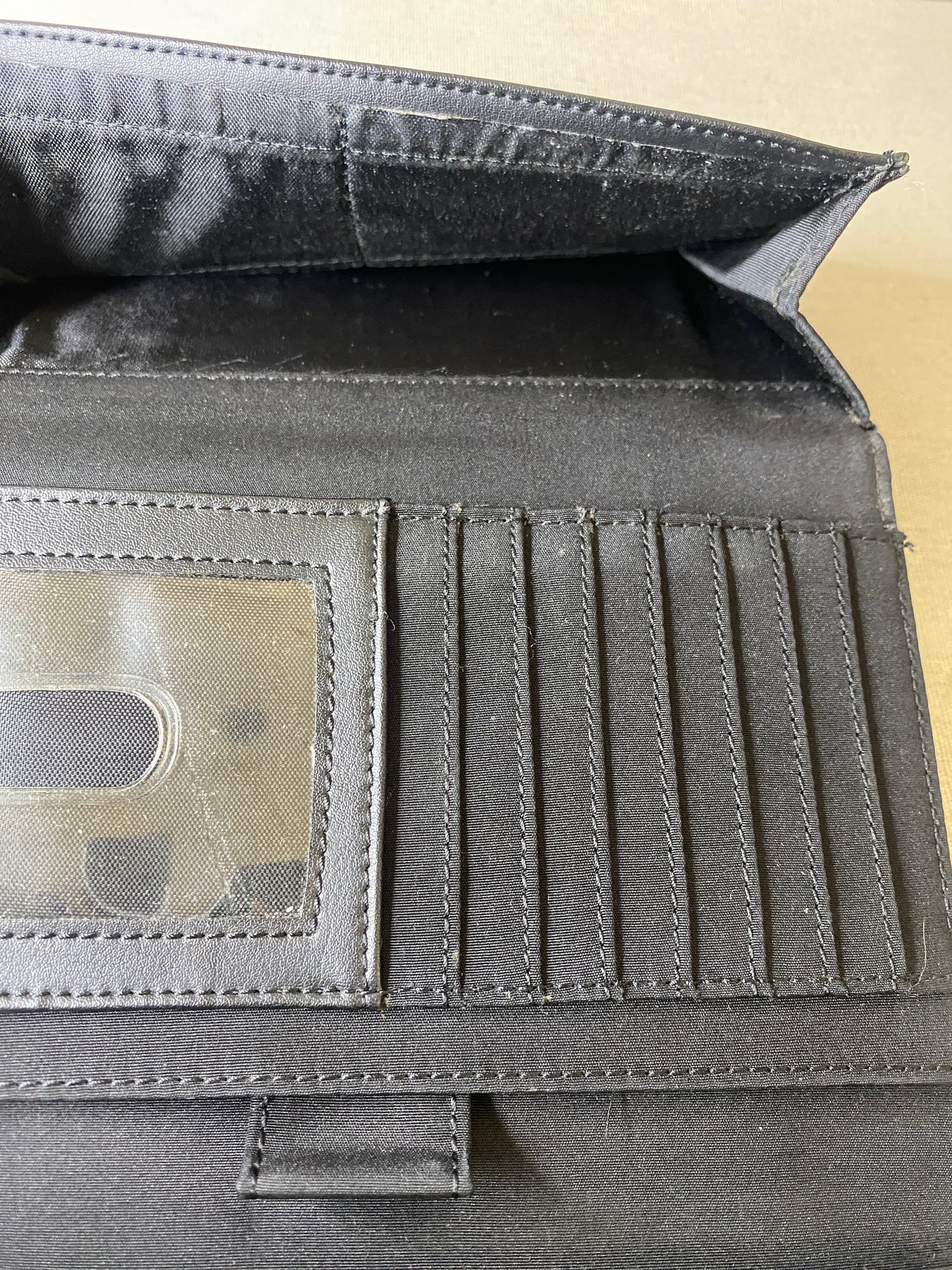 Cartera negra
