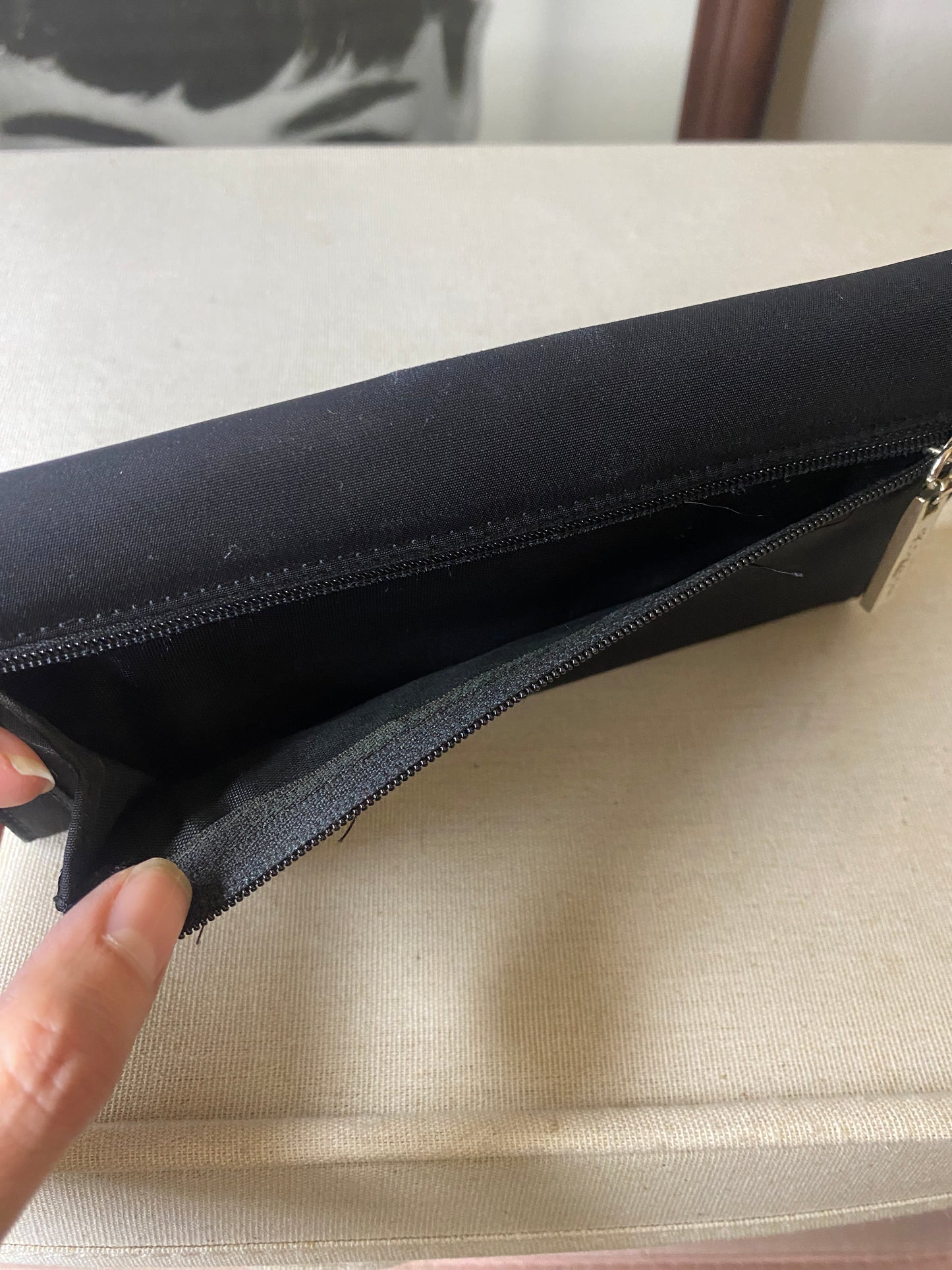 Cartera negra