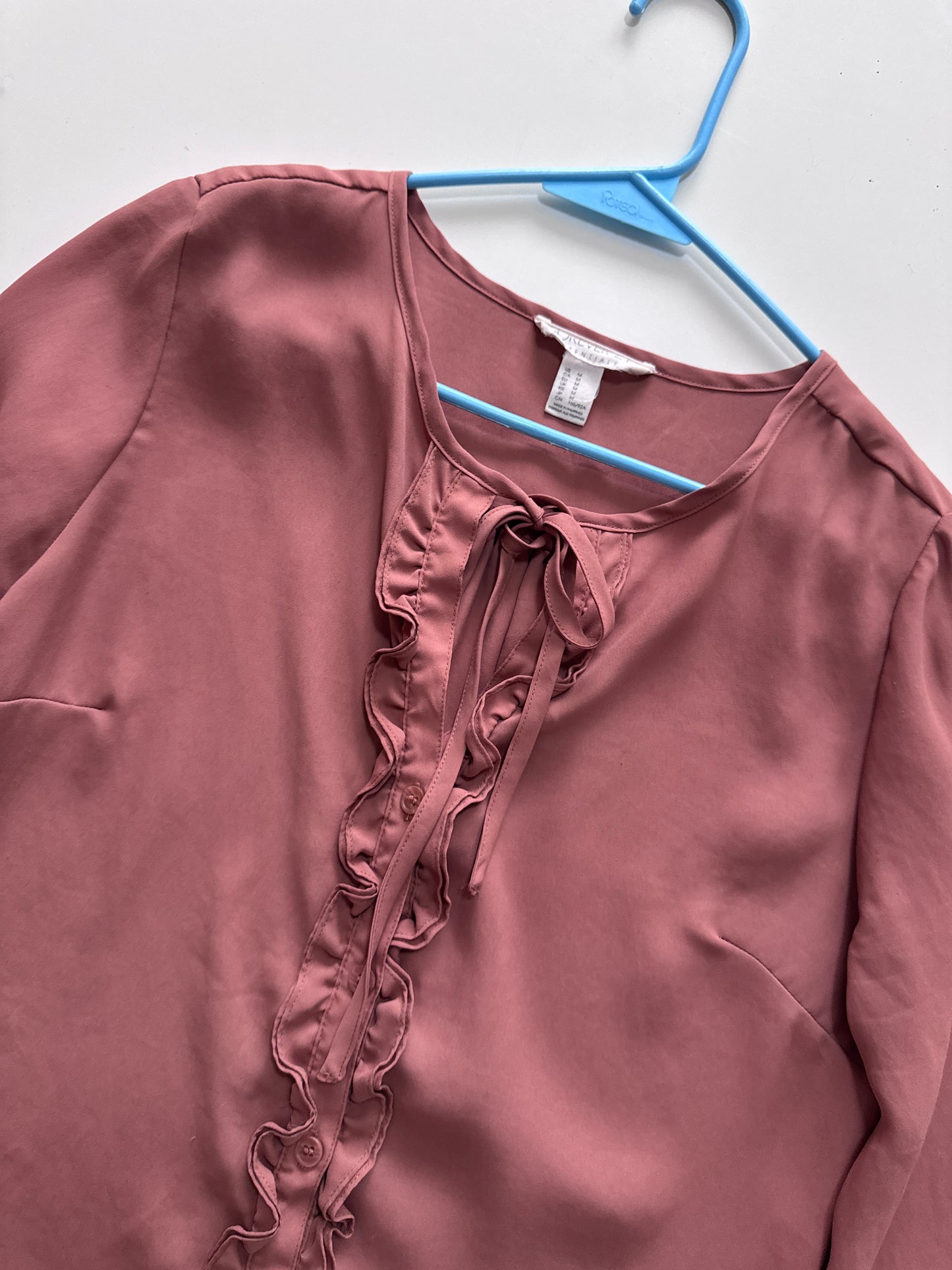 Blusa con holanes en pie de botones, Talla M, Mujer, Forever 21